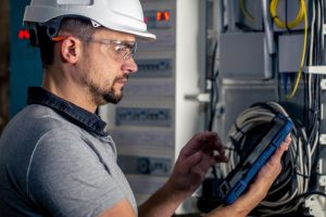 Cómo ser técnico en instalaciones eléctricas y automáticas